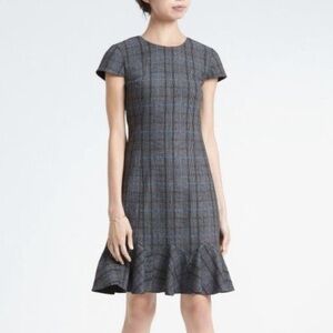 Banana Republic Lightweight Wool Blend Plaid Grey Cap Sleeve Dress size 0